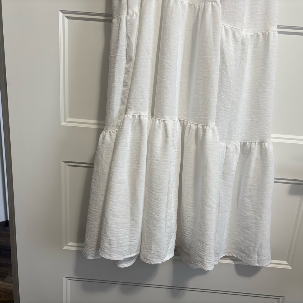 Black Bow White Tiered Maxi Dress NWT Flowy Elastic Back Resort (S) - Picture 11 of 16